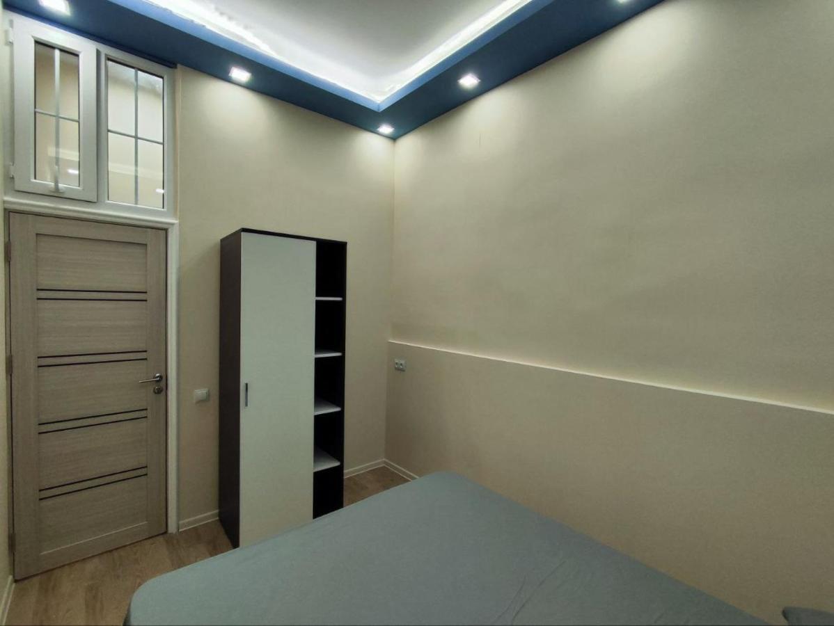 Guest House In The Small Center 예레반 외부 사진
